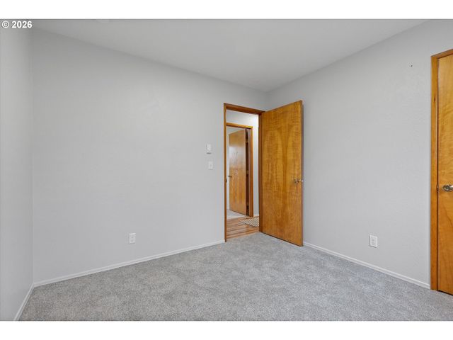 2950 Ne AZALEA St, Hillsboro, OR 97124