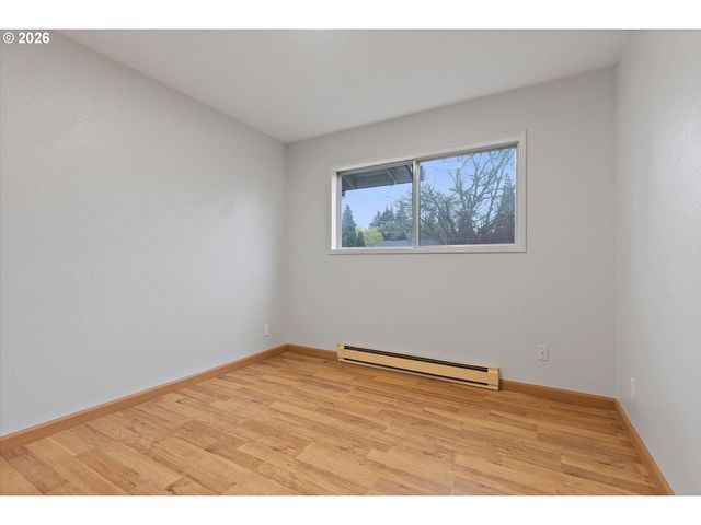 2950 Ne AZALEA St, Hillsboro, OR 97124