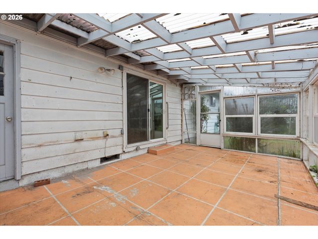 2950 Ne AZALEA St, Hillsboro, OR 97124