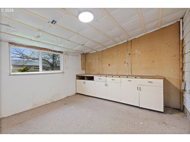 2950 Ne AZALEA St, Hillsboro, OR 97124