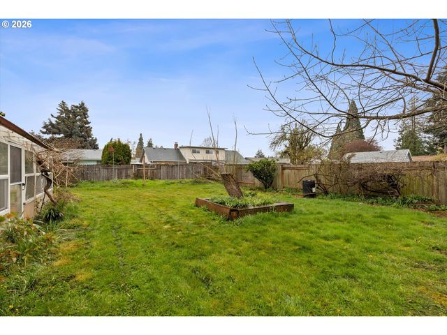 2950 Ne AZALEA St, Hillsboro, OR 97124