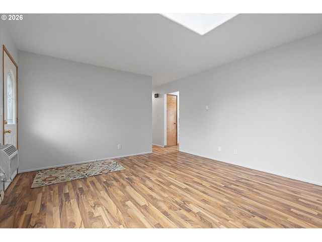 2950 Ne AZALEA St, Hillsboro, OR 97124