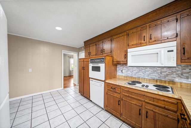 1975 Little River Church Road, Hopkinsville, KY 42240