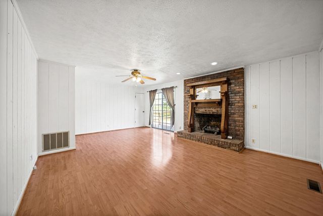 1975 Little River Church Road, Hopkinsville, KY 42240
