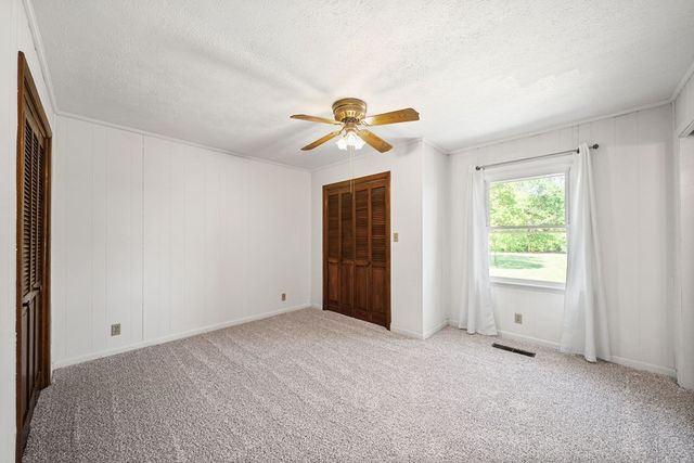 1975 Little River Church Road, Hopkinsville, KY 42240
