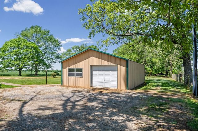 1975 Little River Church Road, Hopkinsville, KY 42240