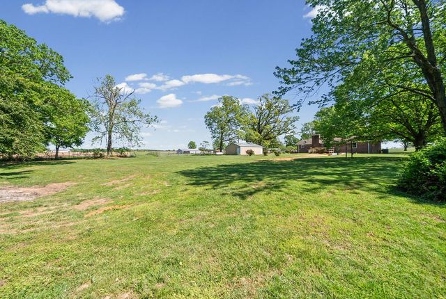 1975 Little River Church Road, Hopkinsville, KY 42240
