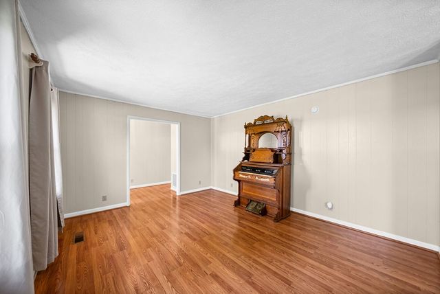 1975 Little River Church Road, Hopkinsville, KY 42240