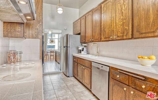 11970 Montana Avenue 308, Los Angeles, CA 90049