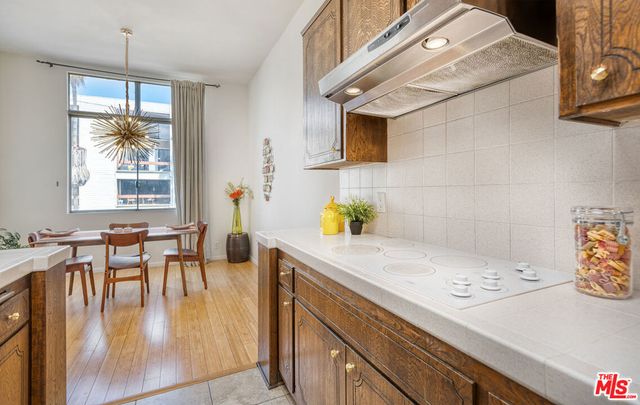 11970 Montana Avenue 308, Los Angeles, CA 90049