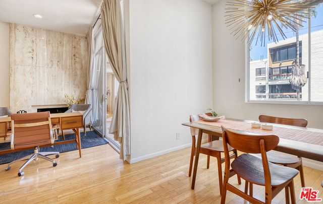 11970 Montana Avenue 308, Los Angeles, CA 90049