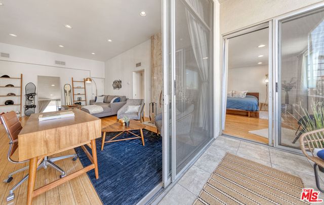 11970 Montana Avenue 308, Los Angeles, CA 90049