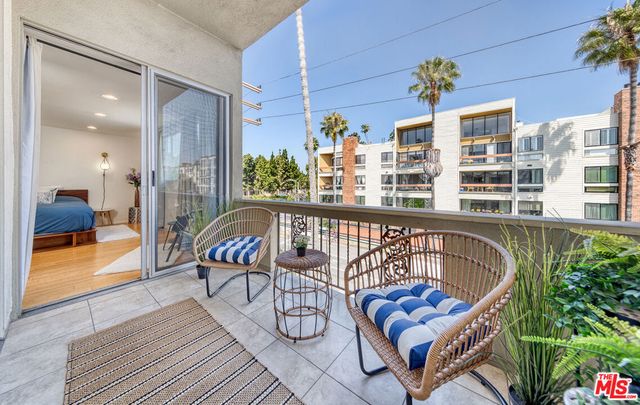 11970 Montana Avenue 308, Los Angeles, CA 90049