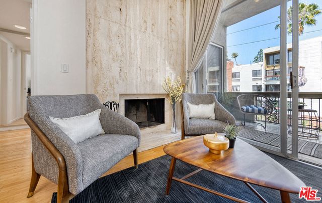 11970 Montana Avenue 308, Los Angeles, CA 90049