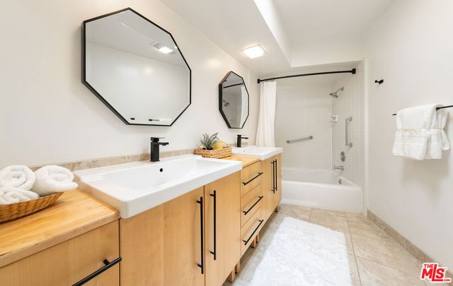 11970 Montana Avenue 308, Los Angeles, CA 90049
