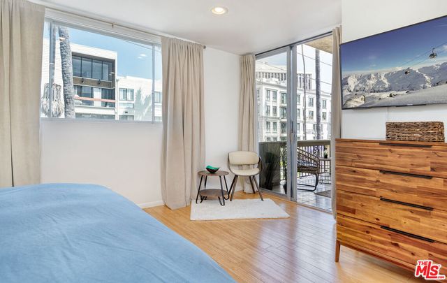 11970 Montana Avenue 308, Los Angeles, CA 90049