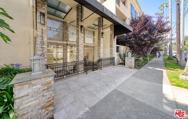 11970 Montana Avenue 308, Los Angeles, CA 90049
