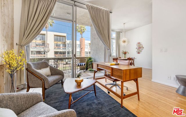 11970 Montana Avenue 308, Los Angeles, CA 90049