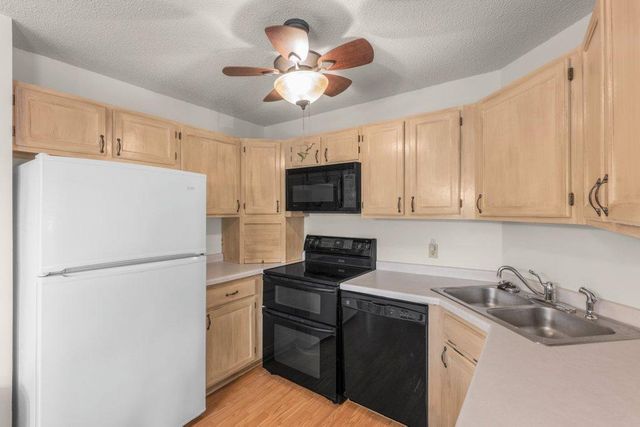 4040 Maureen Drive NE 203, Columbia Heights, MN 55421