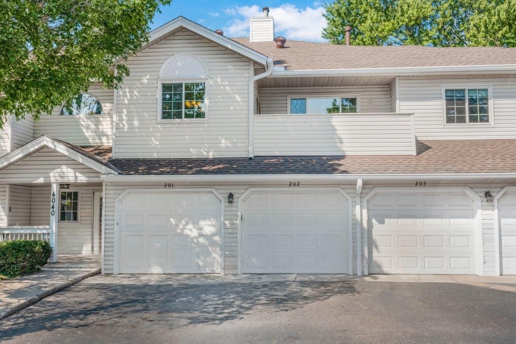 4040 Maureen Drive NE 203, Columbia Heights, MN 55421 — photo 2