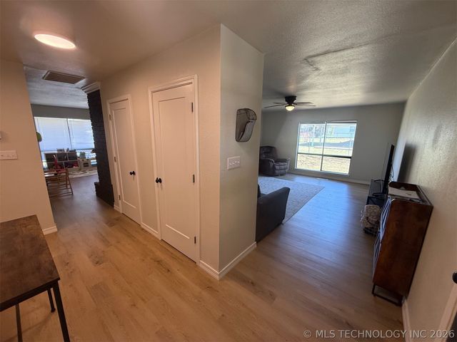 1218 Wade Wells Drive, Henryetta, OK 74437