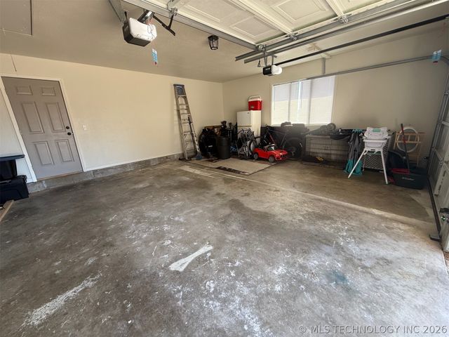 1218 Wade Wells Drive, Henryetta, OK 74437