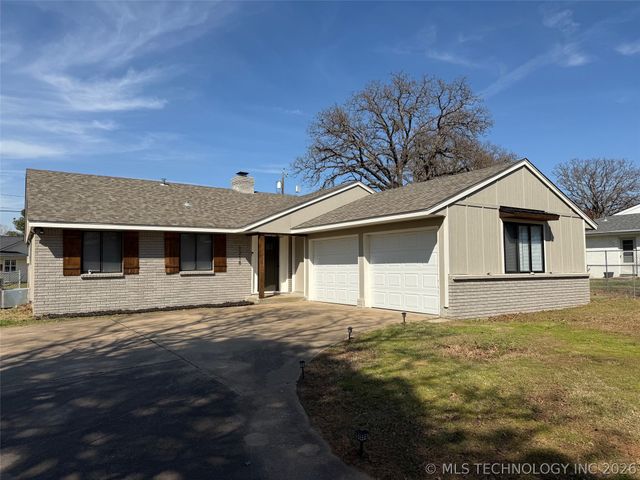 1218 Wade Wells Drive, Henryetta, OK 74437