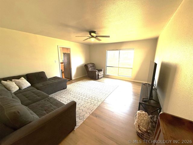 1218 Wade Wells Drive, Henryetta, OK 74437