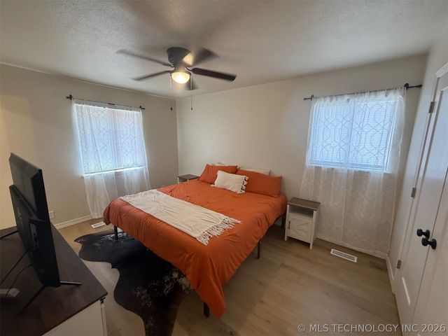 1218 Wade Wells Drive, Henryetta, OK 74437