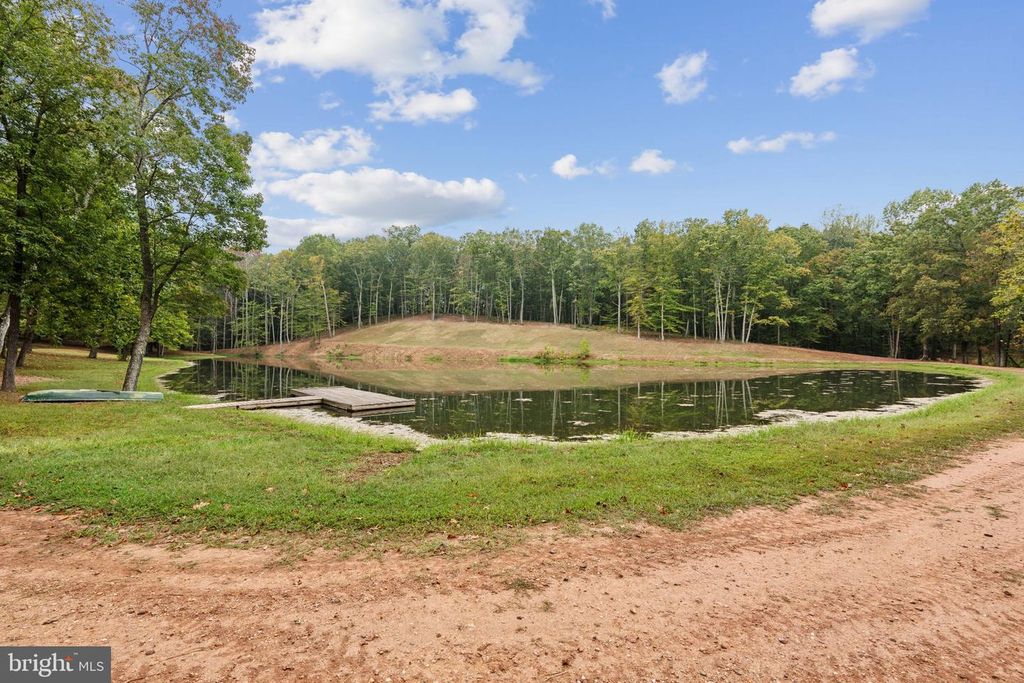 5263 STEWART RD, Sumerduck, VA 22742
