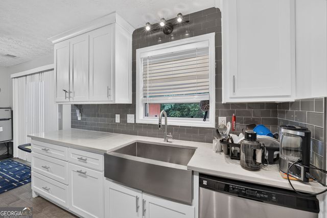 150 Tambec Trace NW, Lilburn, GA 30047