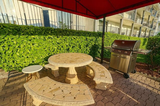 4013 N Ocean Drive 301, Fort Lauderdale, FL 33308