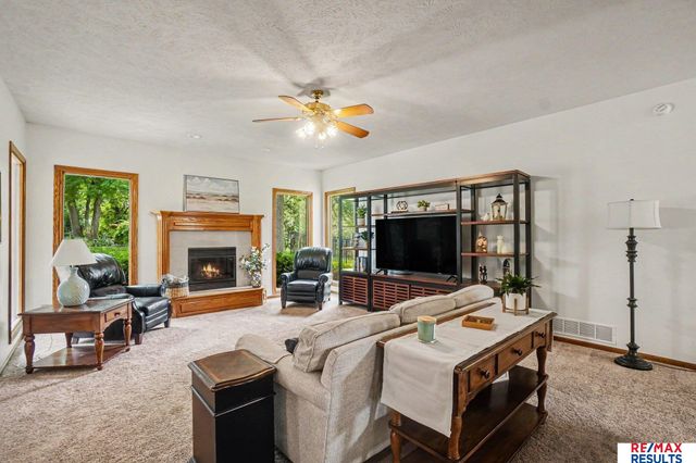 503 W Centennial Drive, Papillion, NE 68046