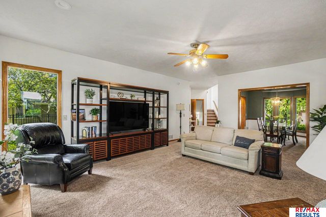 503 W Centennial Drive, Papillion, NE 68046