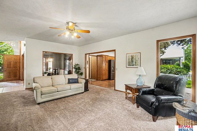503 W Centennial Drive, Papillion, NE 68046