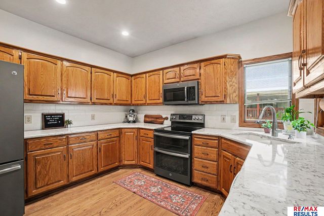 503 W Centennial Drive, Papillion, NE 68046