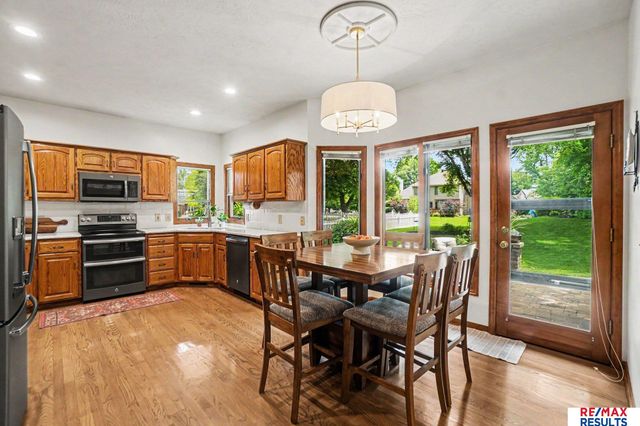 503 W Centennial Drive, Papillion, NE 68046