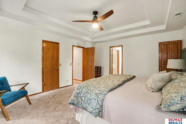 503 W Centennial Drive, Papillion, NE 68046