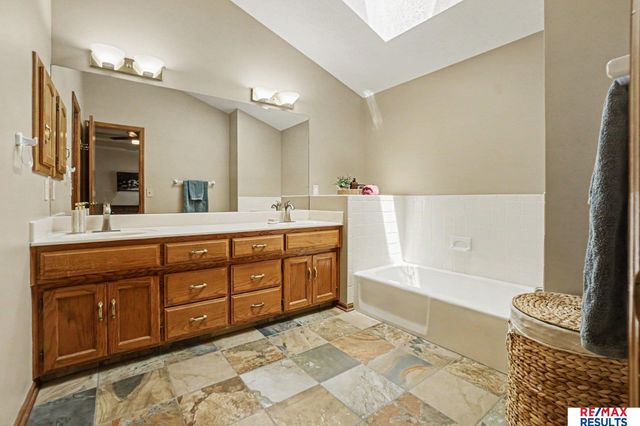 503 W Centennial Drive, Papillion, NE 68046