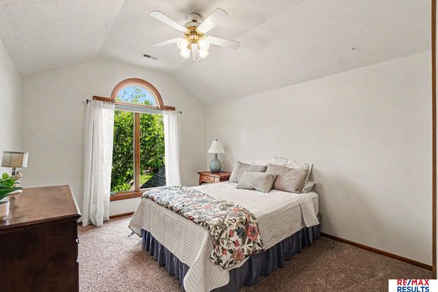 503 W Centennial Drive, Papillion, NE 68046