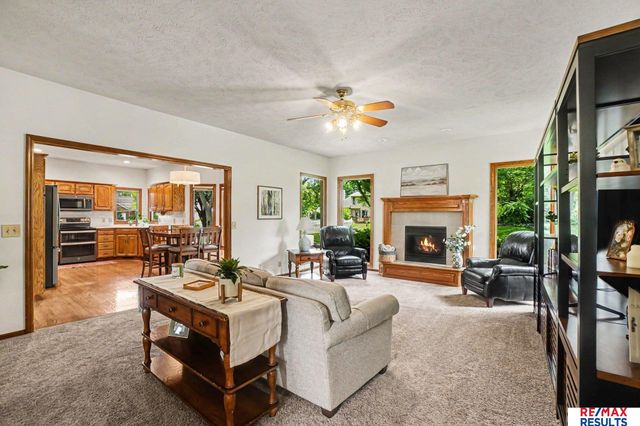 503 W Centennial Drive, Papillion, NE 68046