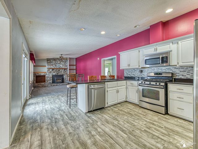 15601 Bak Road, Van Buren Twp, MI 48111