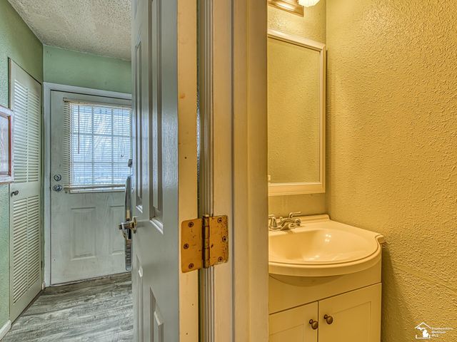 15601 Bak Road, Van Buren Twp, MI 48111