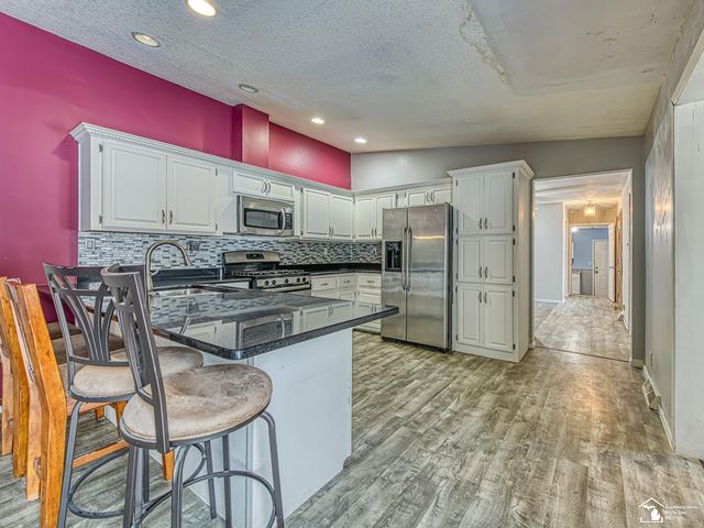 15601 Bak Road, Van Buren Twp, MI 48111