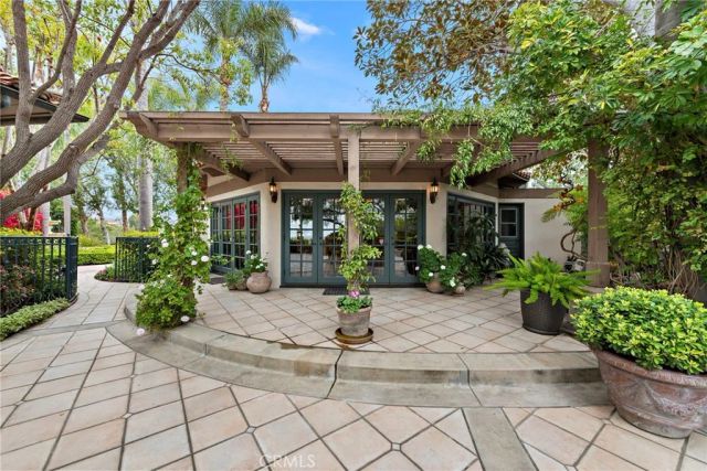 1875 La Cuesta, North Tustin, CA 92705