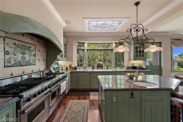 1875 La Cuesta, North Tustin, CA 92705