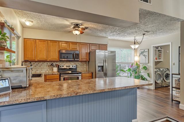 2615 Rosewood Place, The Woodlands, TX 77380