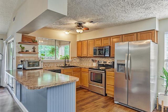 2615 Rosewood Place, The Woodlands, TX 77380