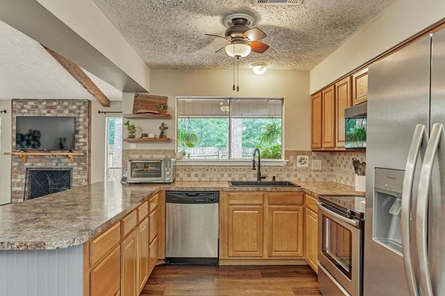 2615 Rosewood Place, The Woodlands, TX 77380