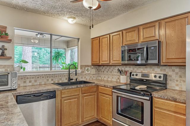 2615 Rosewood Place, The Woodlands, TX 77380
